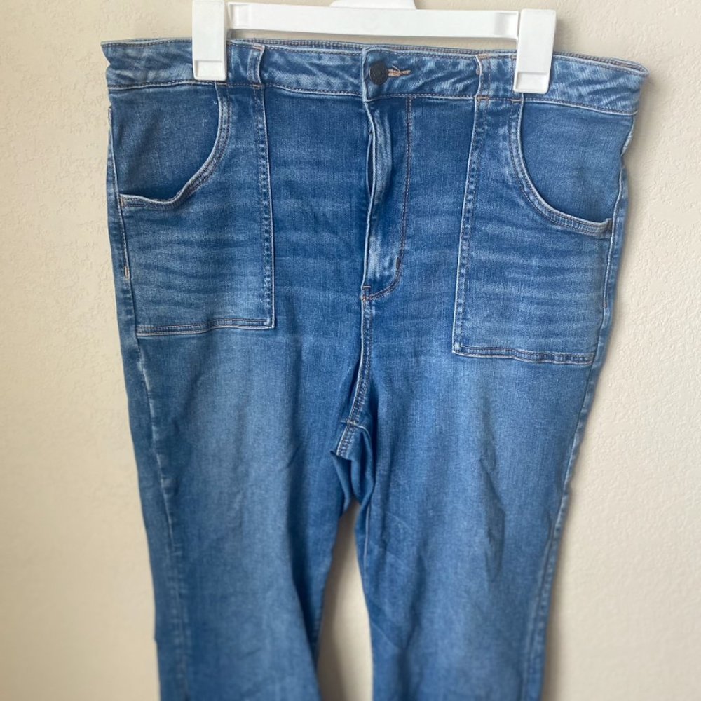 American Eagle Light-Wash Vintage Flare Jeans, Next Level Stretch, Size 18 Reg